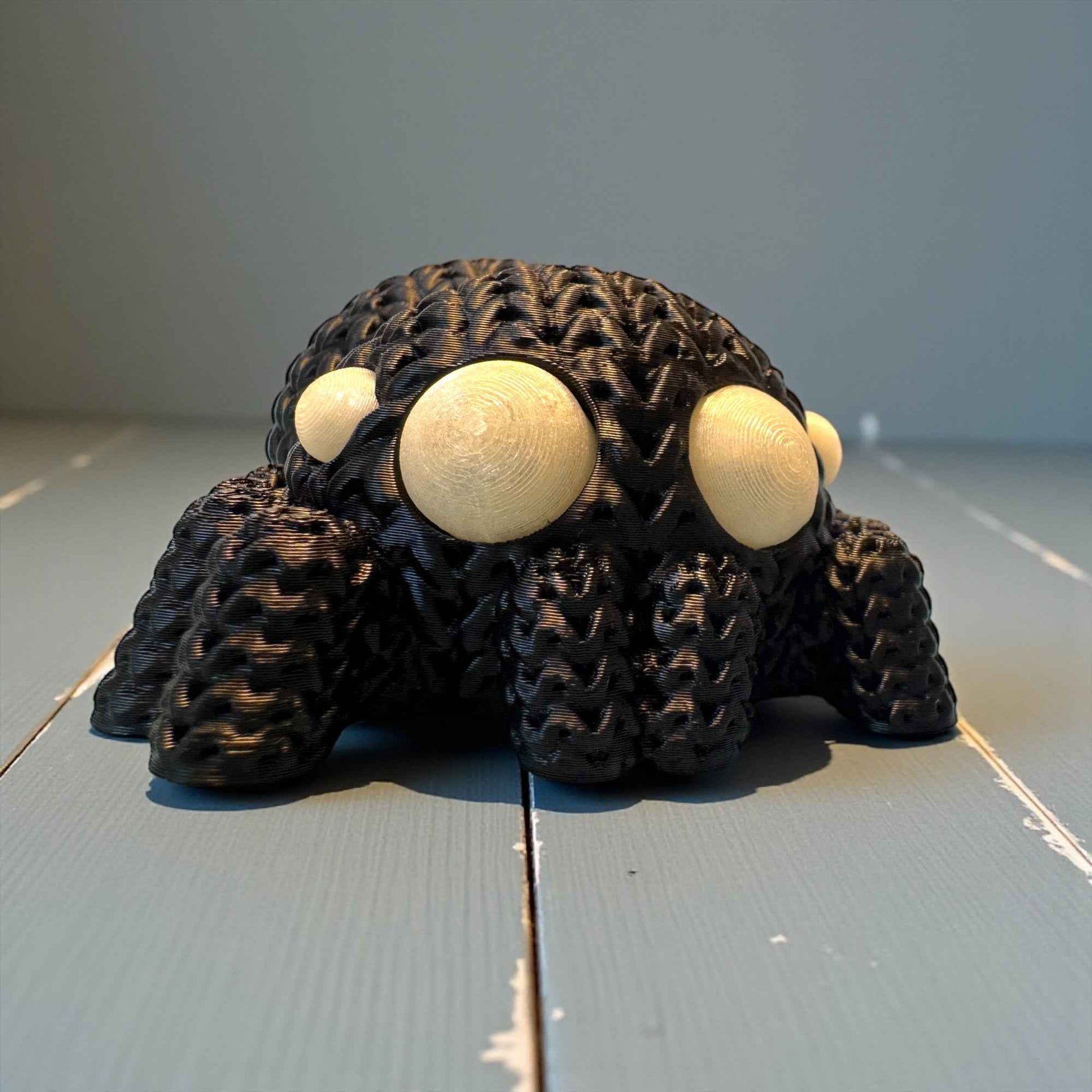 Gestrickte Spinne Figur · Handarbeitslook · Beweglicher Hinterkörper