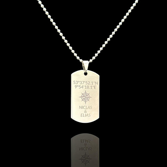 Dog Tag Anhänger Edelstahl – personalisiert mit Name und Koordinaten – Kompass Gravur – Geschenk für Männer & Frauen