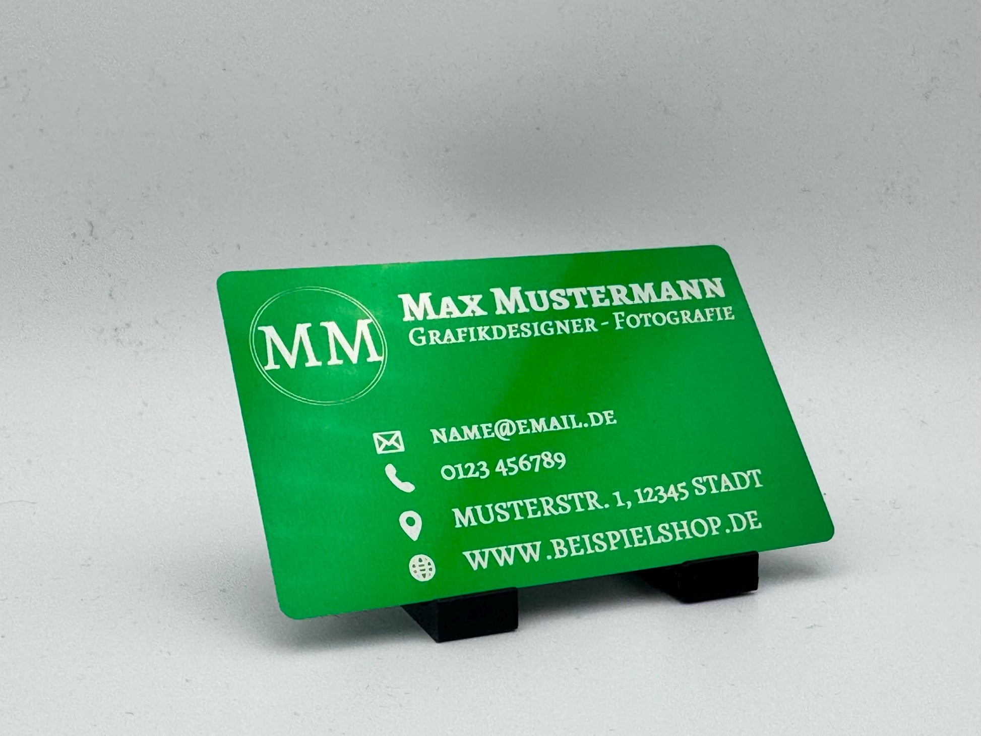 Alu-Visitenkarte mit Wunschgravur & Designservice – personalisiert in 24–48h | Metallkarte in Schwarz, Rot, Gold, Blau oder Grün
